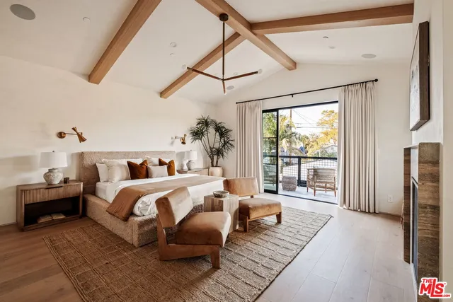 $4,995,000 | 11621 Hesby Street, Valley Village, CA 91601