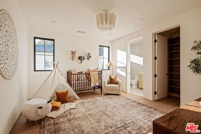 $4,995,000 | 11621 Hesby Street, Valley Village, CA 91601