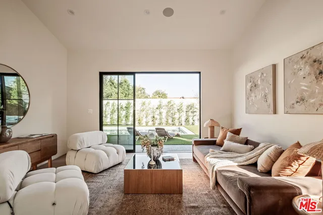 $4,995,000 | 11621 Hesby Street, Valley Village, CA 91601