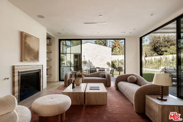 $4,995,000 | 11621 Hesby Street, Valley Village, CA 91601