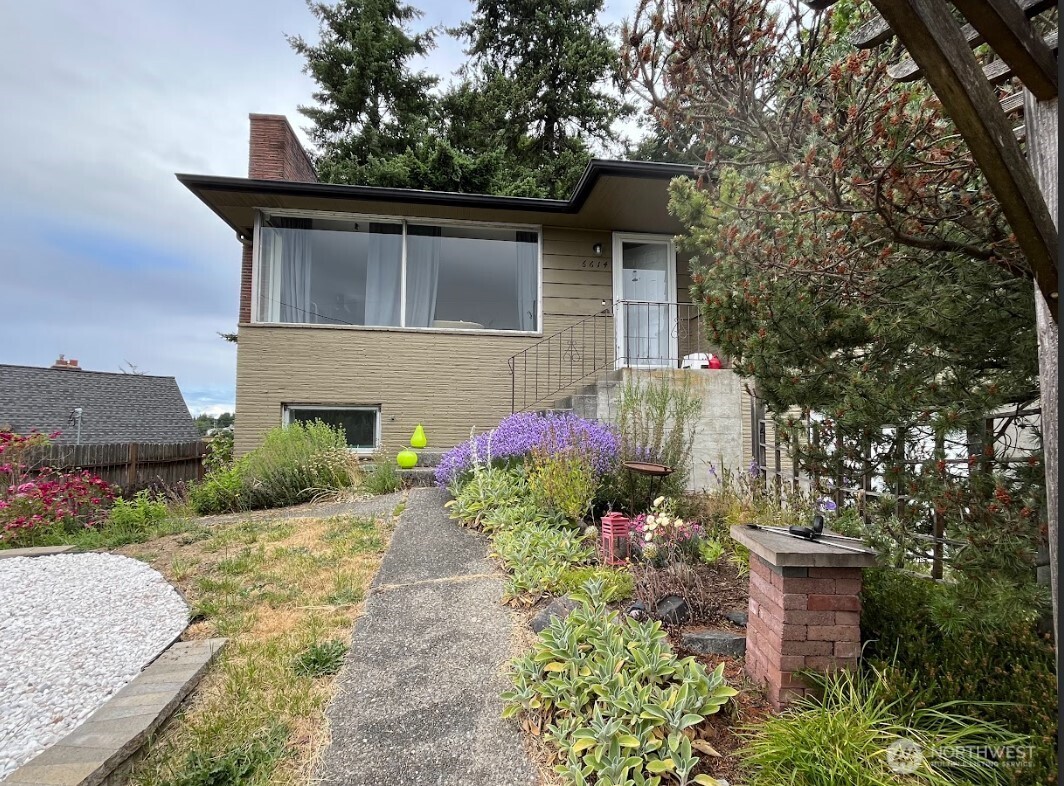 6614 South Langston Road Seattle, WA 98178 - Photo 2 of 2 Gallery Image 2