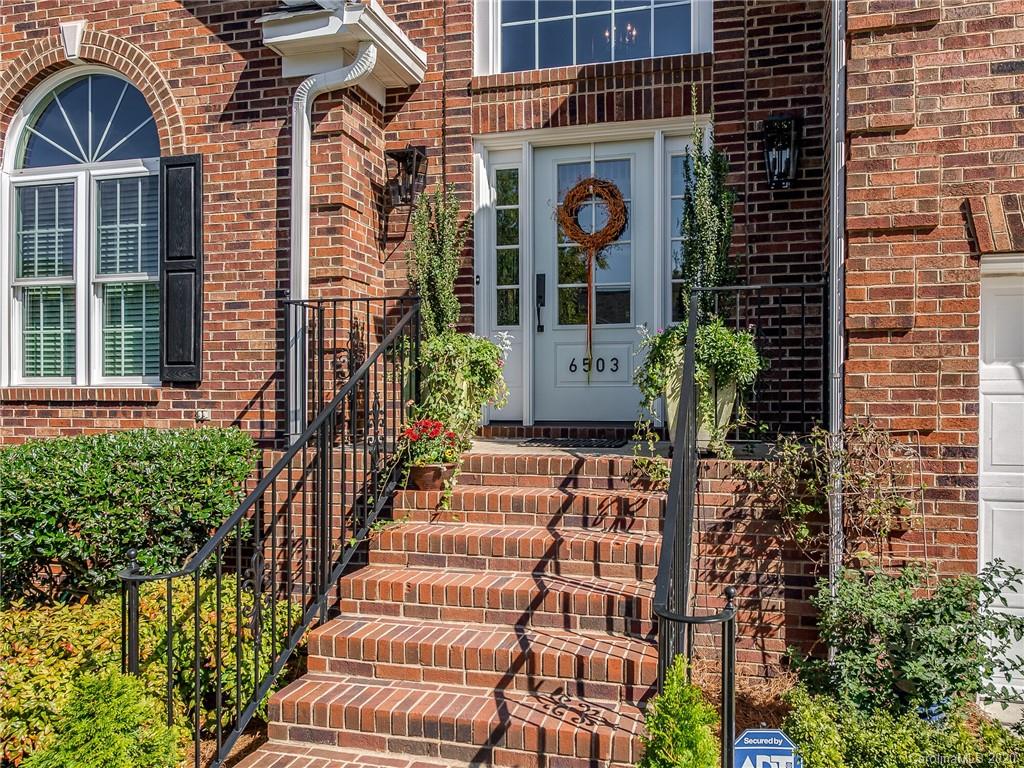 6503 Elfreda Road Charlotte, NC 28270 - Photo 2 of 32
