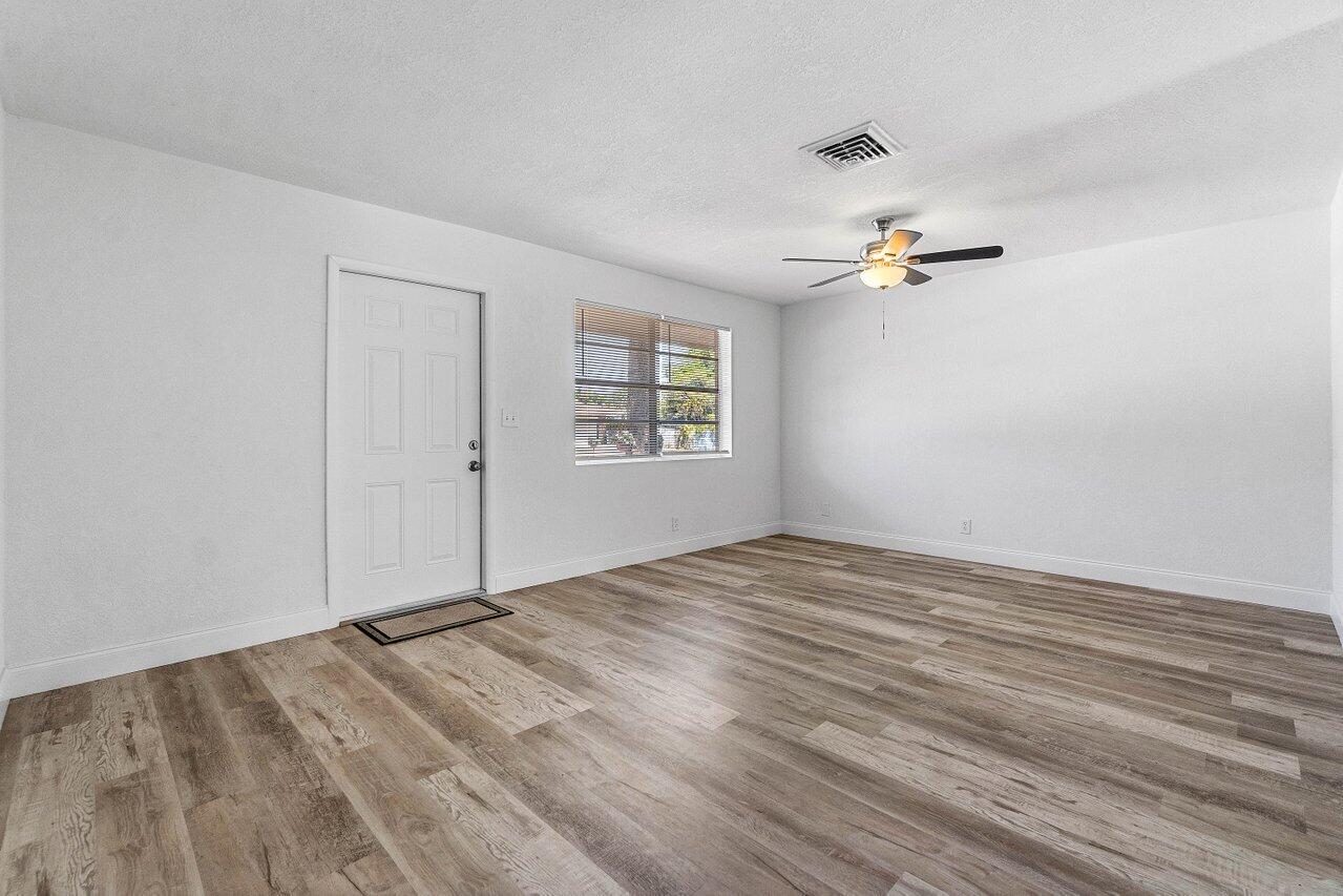 4778 Gladiator Circle Greenacres, FL 33463 - Photo 4 of 33 005-4778GladiatorCircle-Greenacres-FL-33