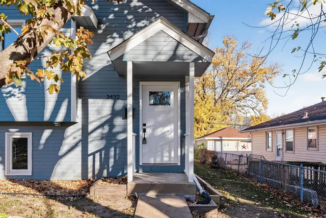 $347,500 | 3432 Lee Avenue North, Crystal, MN 55422