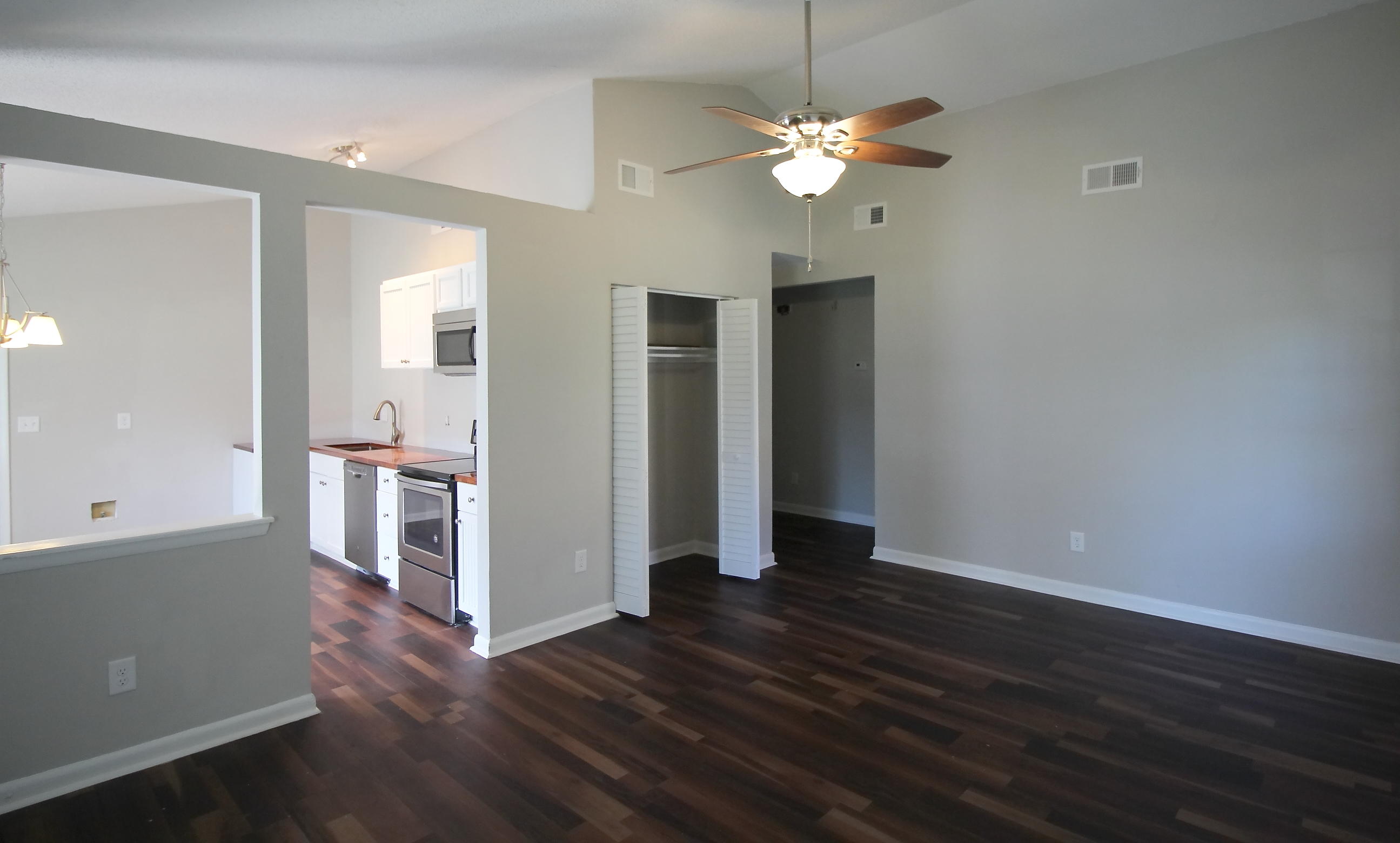 115 Manchester Road Summerville, SC 29486 - Photo 3 of 8 115 Manchester LR