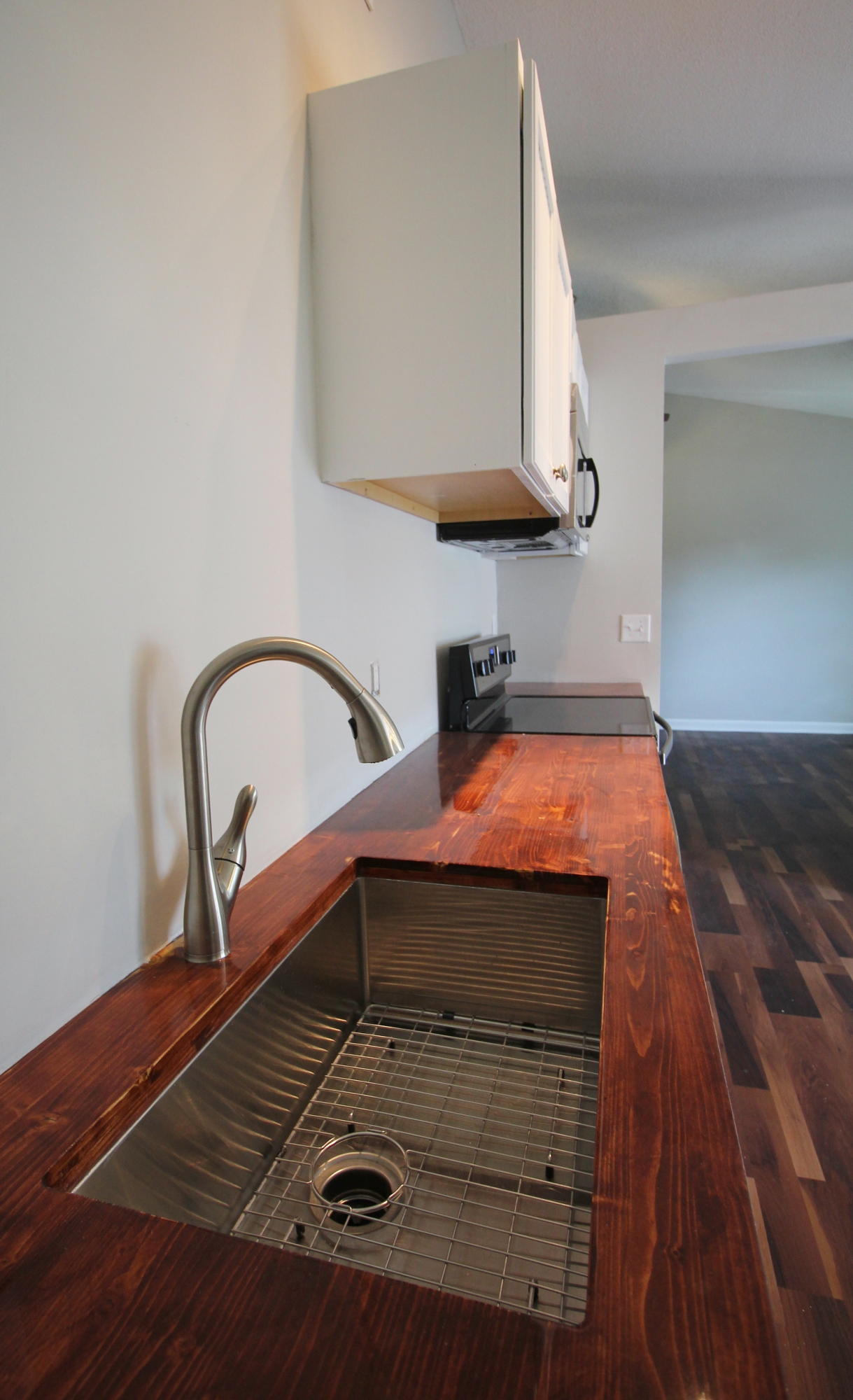 115 Manchester Road Summerville, SC 29486 - Photo 5 of 8 115 sink