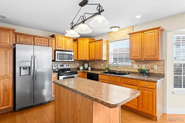 $390,000 | 3108 Birmingham Drive, Glen Carbon, IL 62034