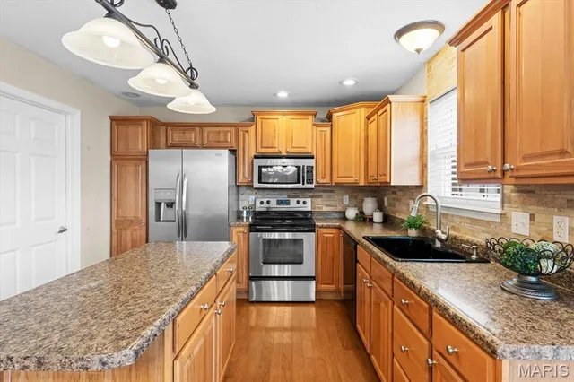 $390,000 | 3108 Birmingham Drive, Glen Carbon, IL 62034