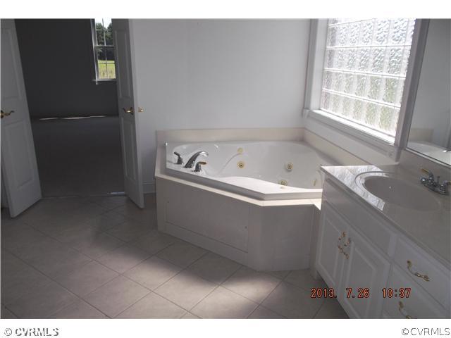 4820 Hickory Road Petersburg, VA 23803 - Photo 11 of 24 Master Bath