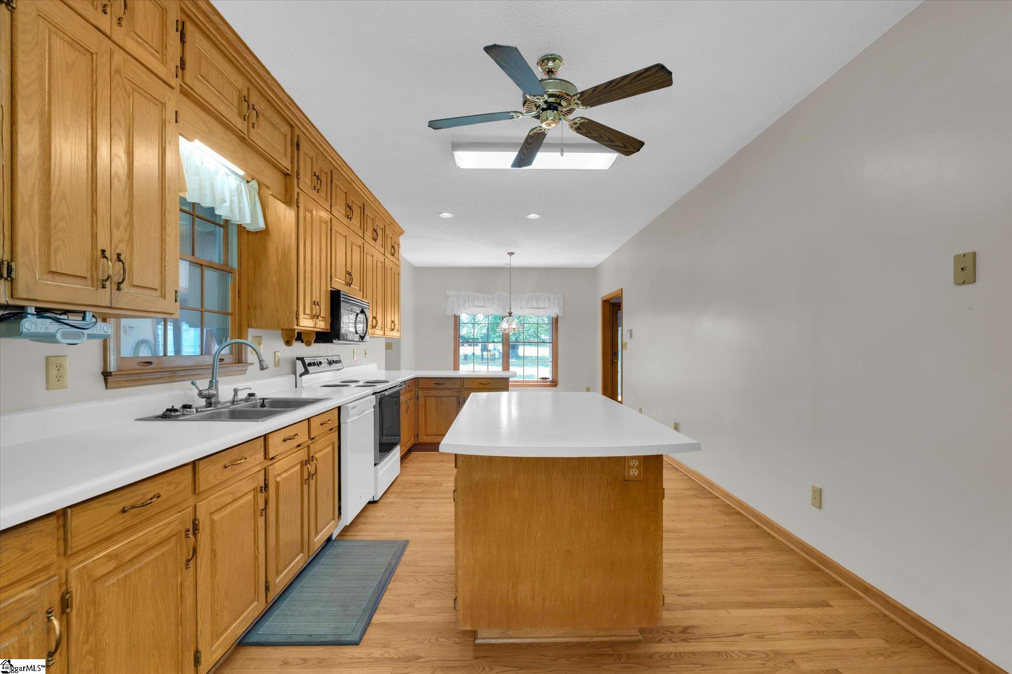 304 Dixon Street Clinton, SC 29325 - Photo 13 of 49