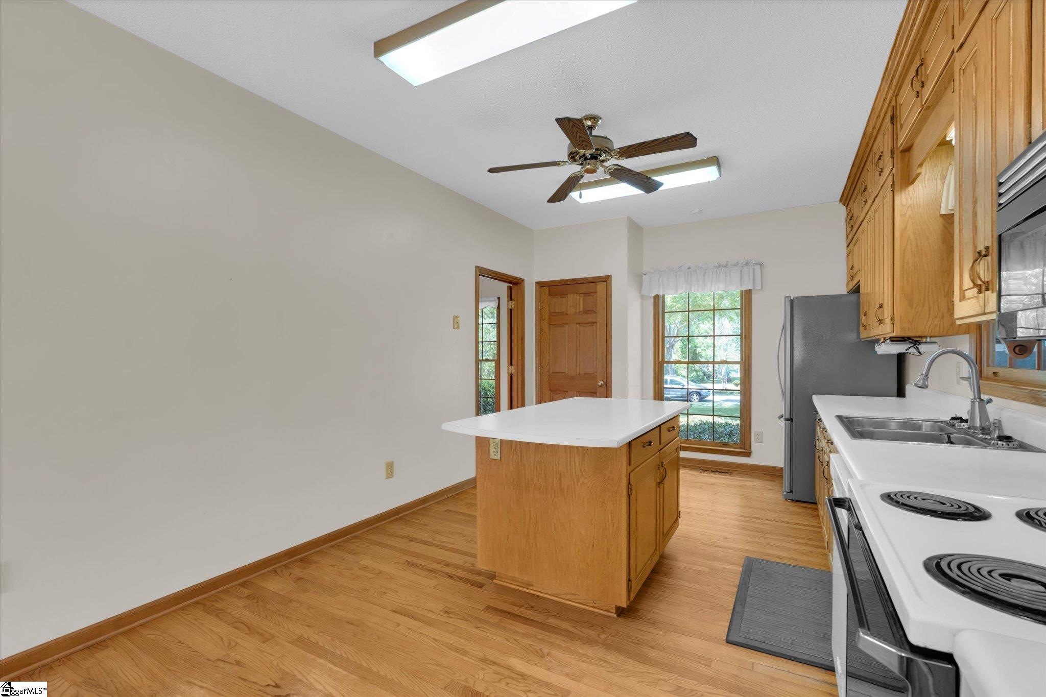 304 Dixon Street Clinton, SC 29325 - Photo 14 of 49