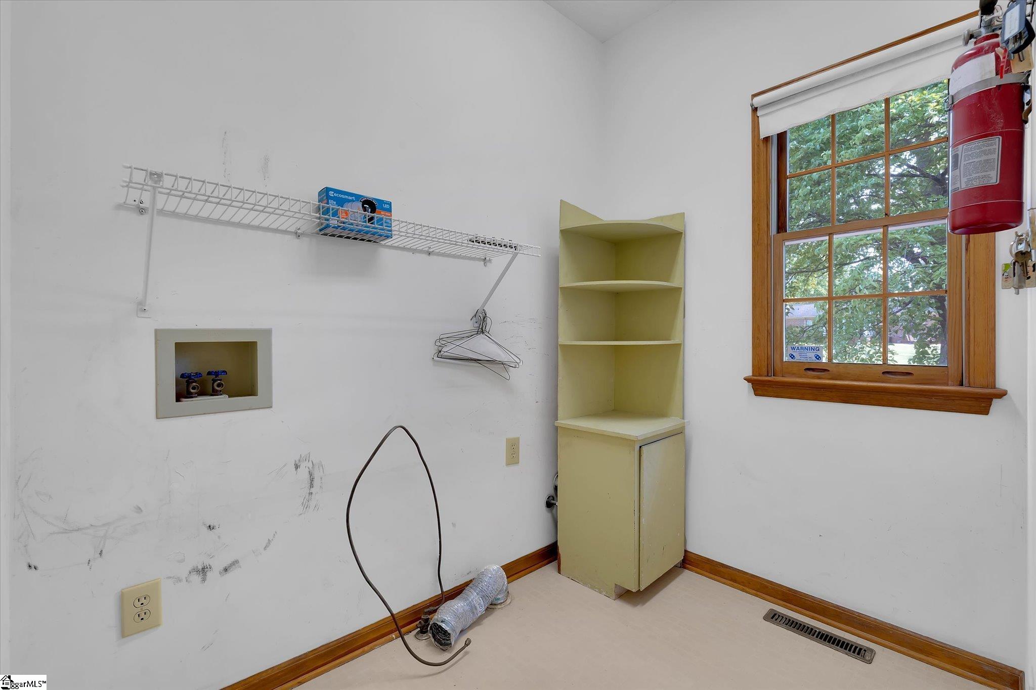 304 Dixon Street Clinton, SC 29325 - Photo 28 of 49