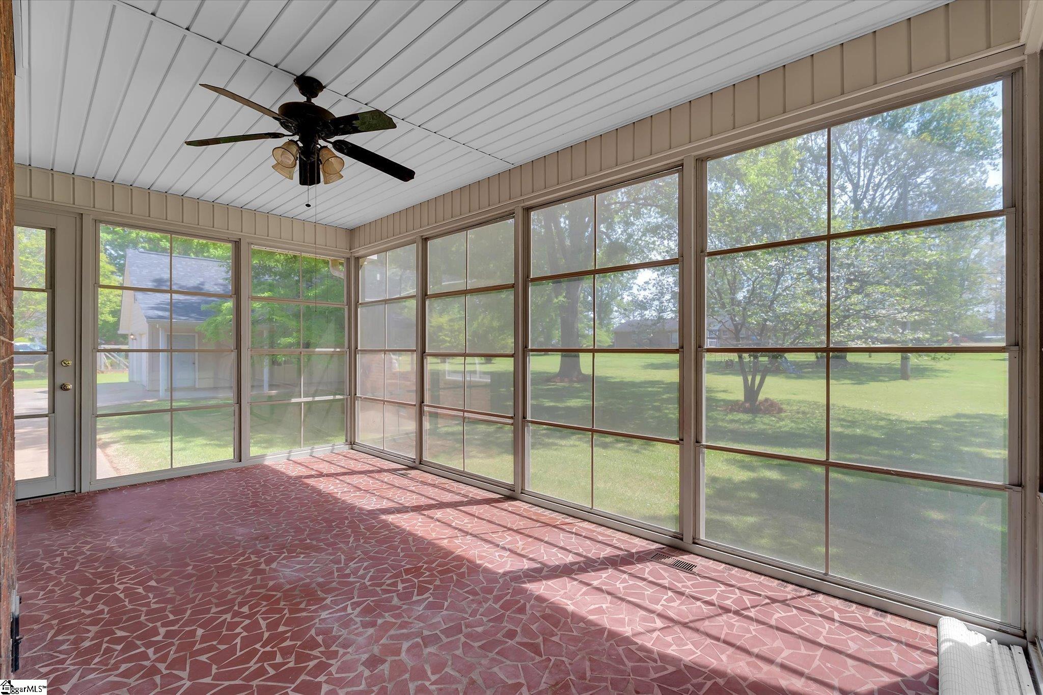 304 Dixon Street Clinton, SC 29325 - Photo 33 of 49
