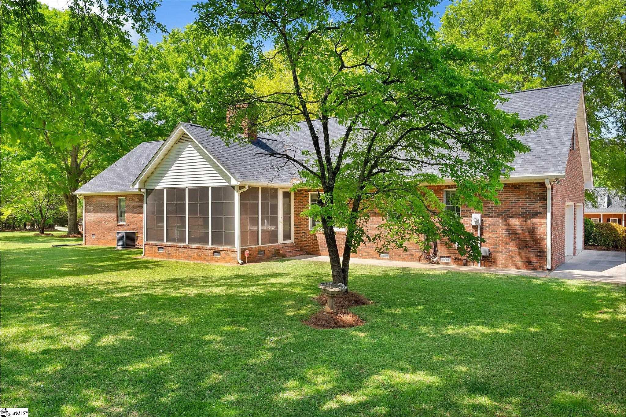 304 Dixon Street Clinton, SC 29325 - Photo 35 of 49