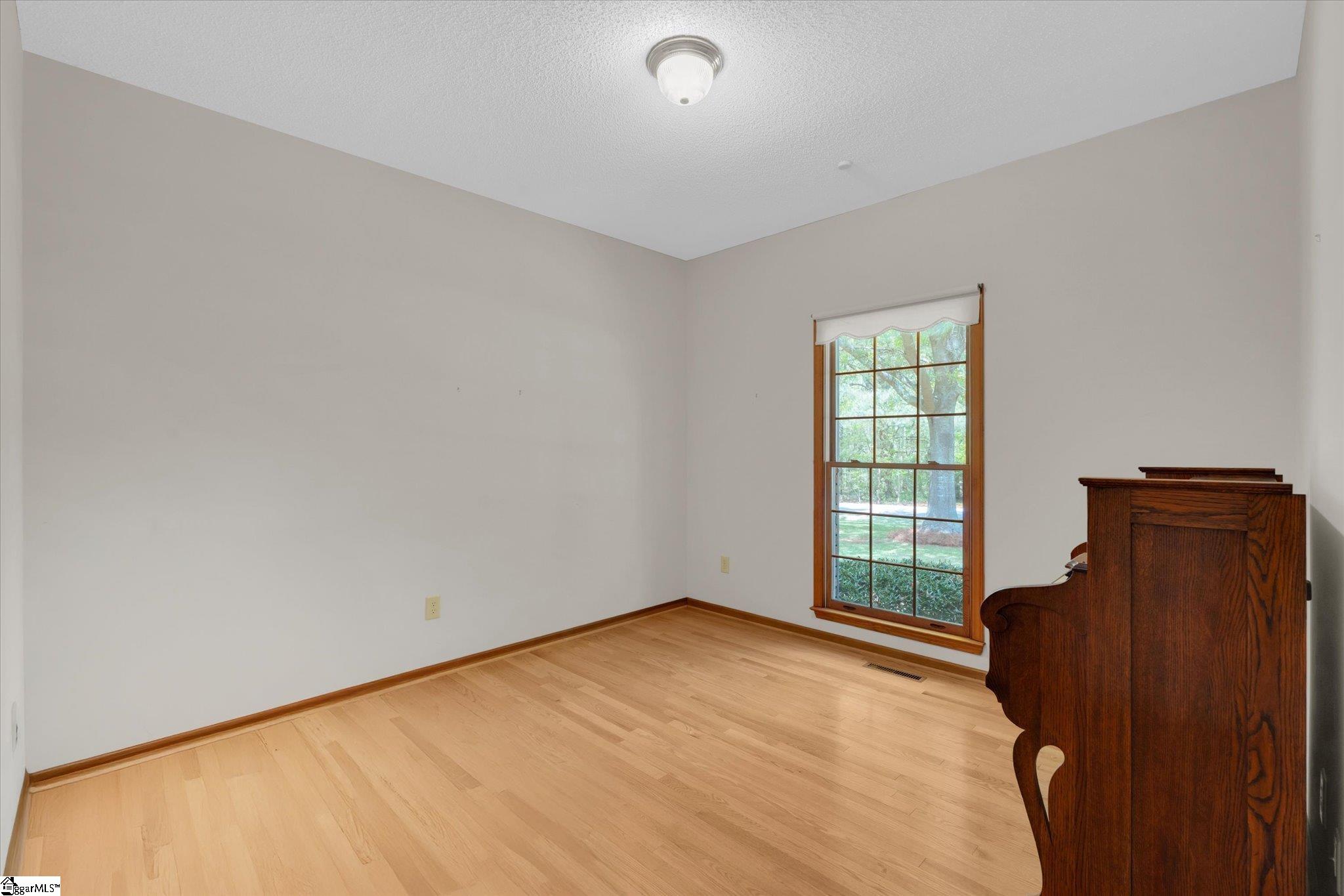 304 Dixon Street Clinton, SC 29325 - Photo 5 of 49