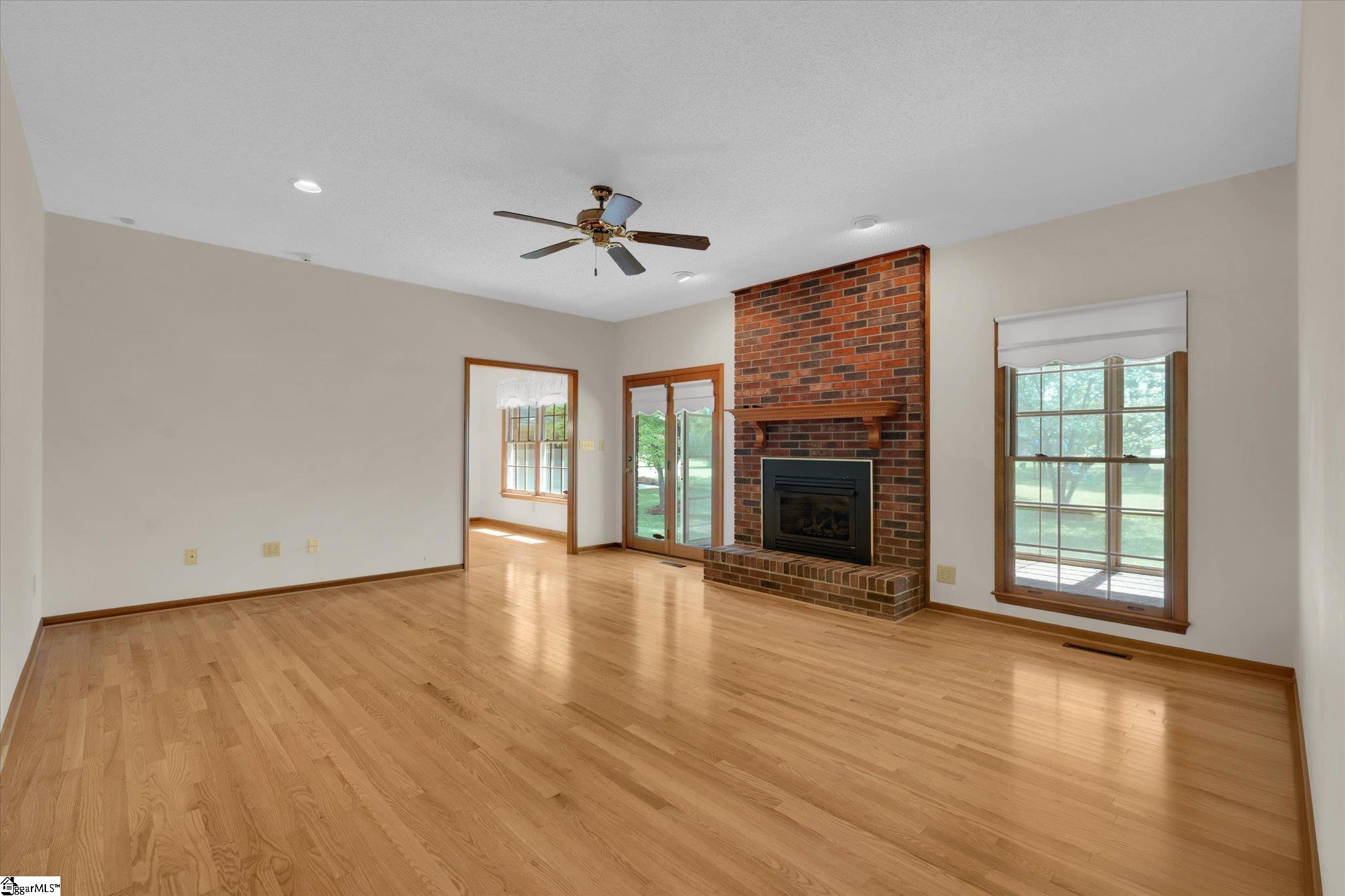 304 Dixon Street Clinton, SC 29325 - Photo 6 of 49