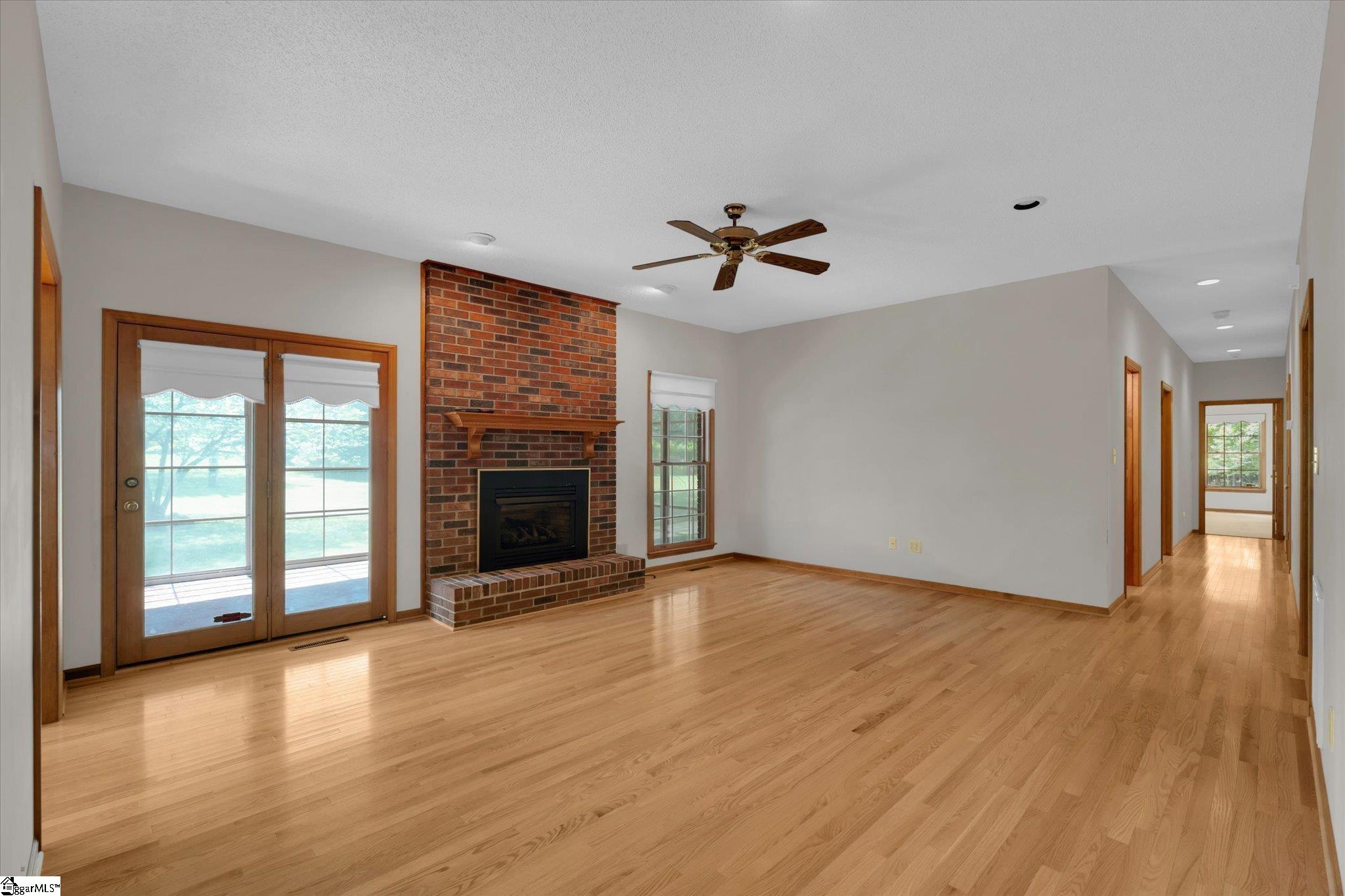 304 Dixon Street Clinton, SC 29325 - Photo 7 of 49