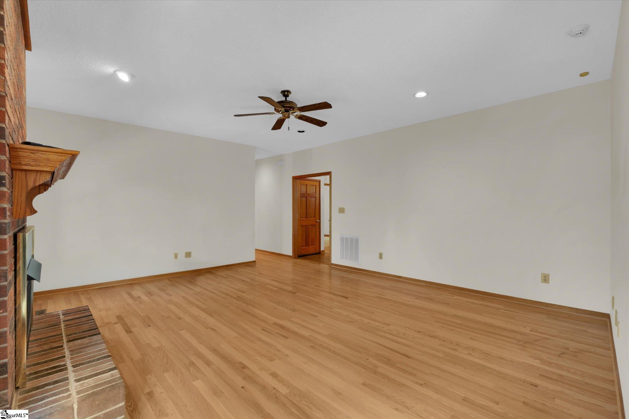 304 Dixon Street Clinton, SC 29325 - Photo 8 of 49