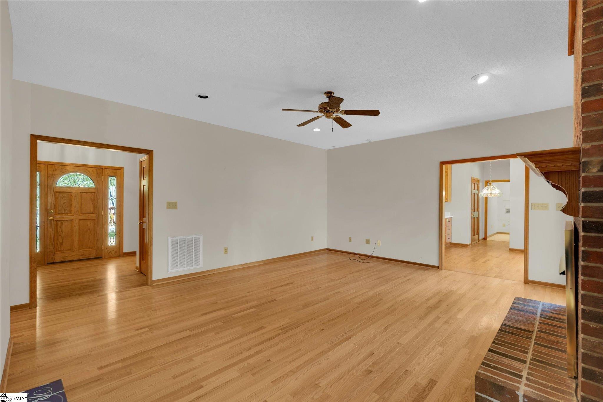 304 Dixon Street Clinton, SC 29325 - Photo 9 of 49