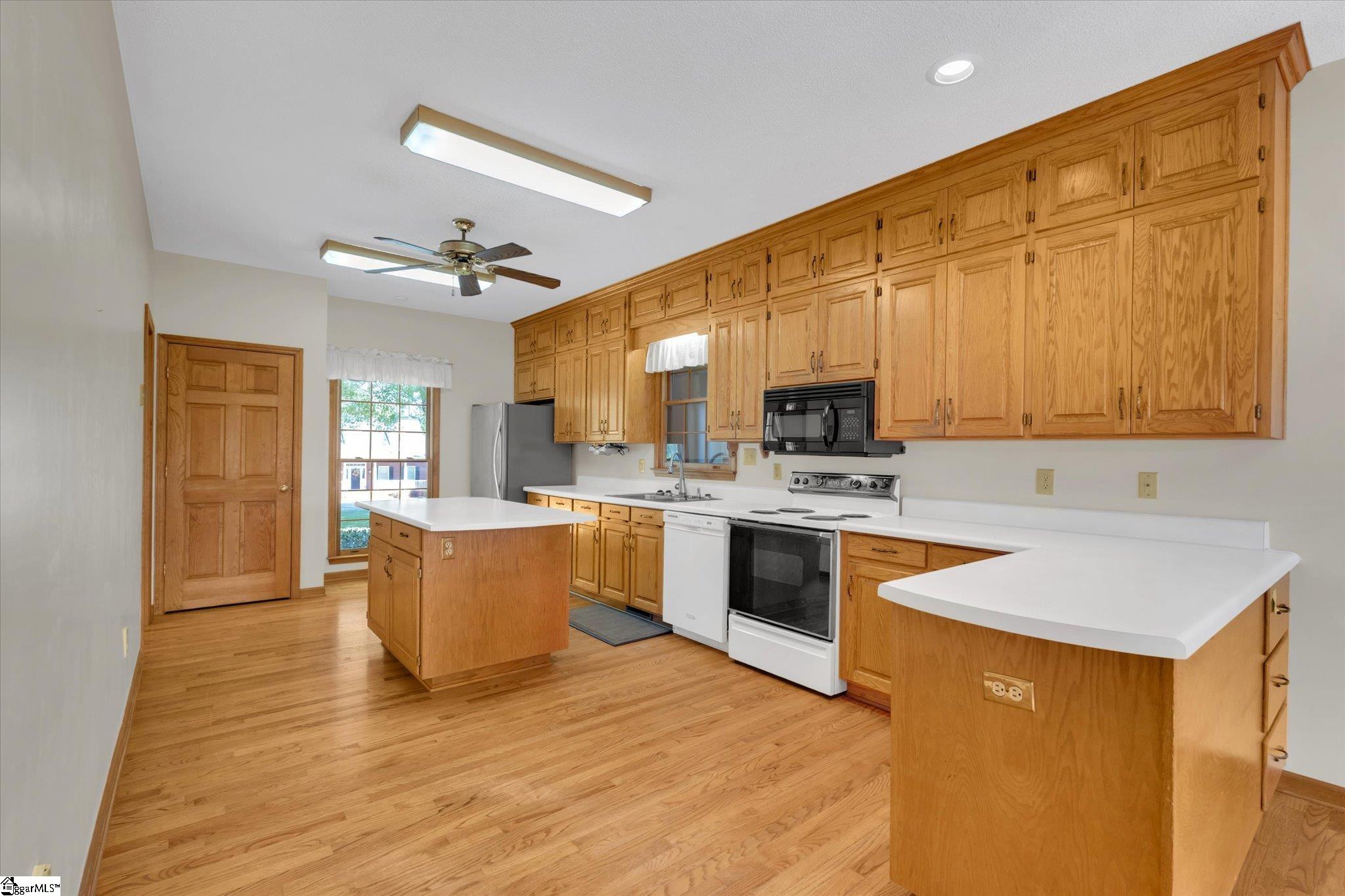 304 Dixon Street Clinton, SC 29325 - Photo 10 of 49