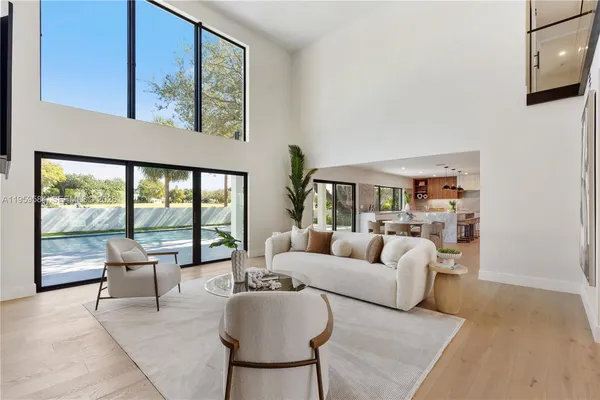 $4,850,000 | 868 Country Club Drive, North Palm Beach, FL 33408