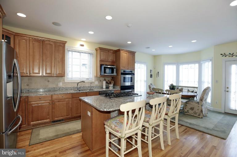 5204 Wissioming Road Bethesda, MD 20816 - Photo 1 of 18 Kitchen
