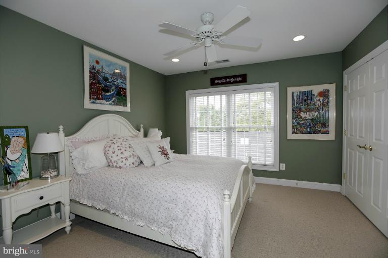 5204 Wissioming Road Bethesda, MD 20816 - Photo 11 of 18 Bedroom