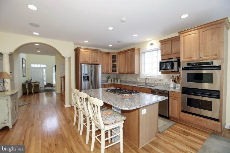 5204 Wissioming Road Bethesda, MD 20816 - Photo 13 of 18 Kitchen
