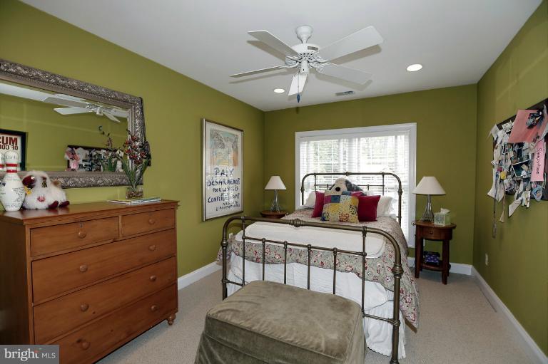 5204 Wissioming Road Bethesda, MD 20816 - Photo 14 of 18 Bedroom
