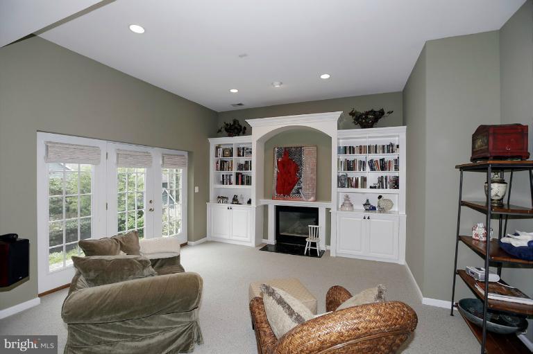 5204 Wissioming Road Bethesda, MD 20816 - Photo 15 of 18 Family Room
