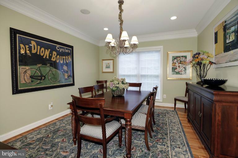 5204 Wissioming Road Bethesda, MD 20816 - Photo 4 of 18 Dining Room