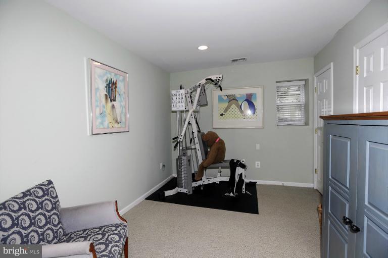 5204 Wissioming Road Bethesda, MD 20816 - Photo 8 of 18 Interior (General)