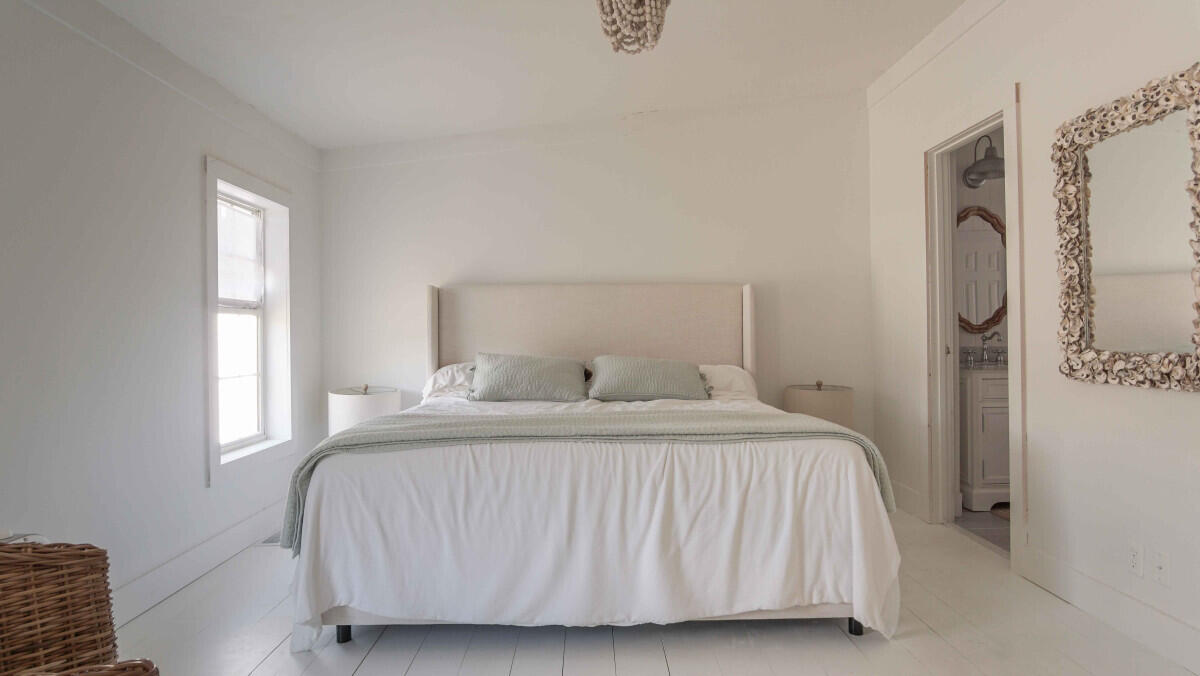 119 Edgewood Terrace Santa Rosa Beach, FL 32459 - Photo 15 of 23 a bedroom with a bed and a window