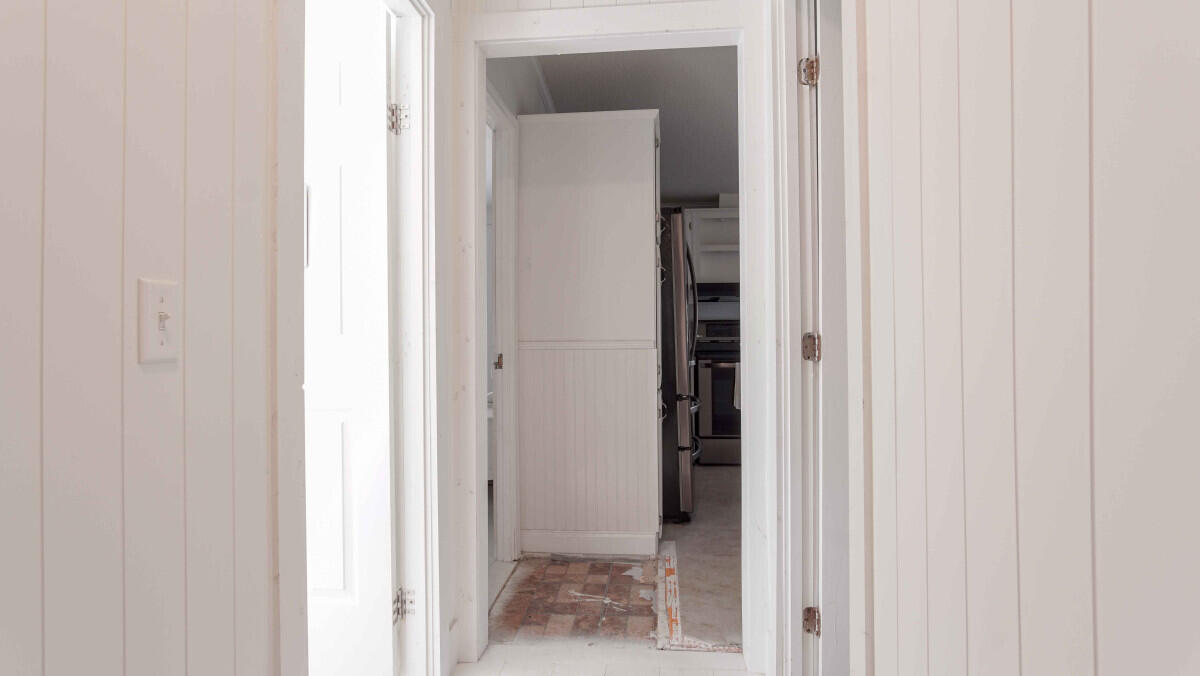 119 Edgewood Terrace Santa Rosa Beach, FL 32459 - Photo 18 of 23 a view of a bathroom from a hallway