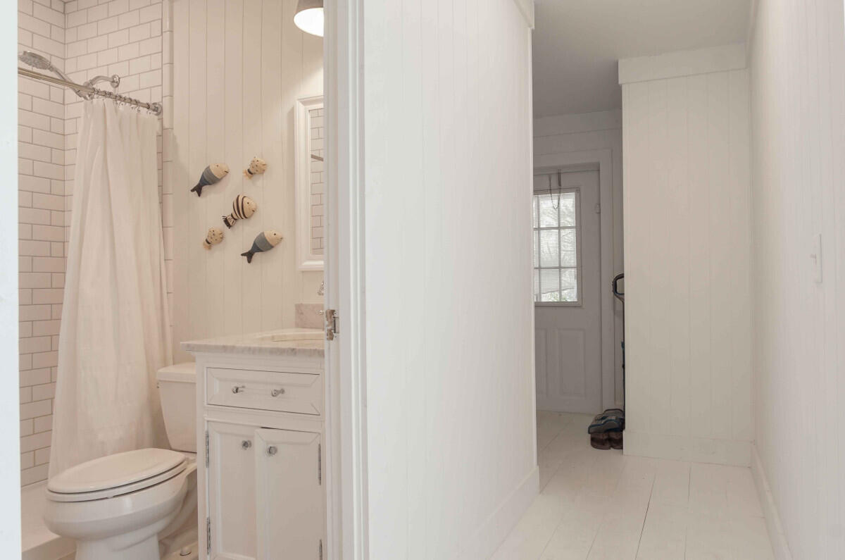 119 Edgewood Terrace Santa Rosa Beach, FL 32459 - Photo 8 of 23 a bathroom with a shower and a toilet