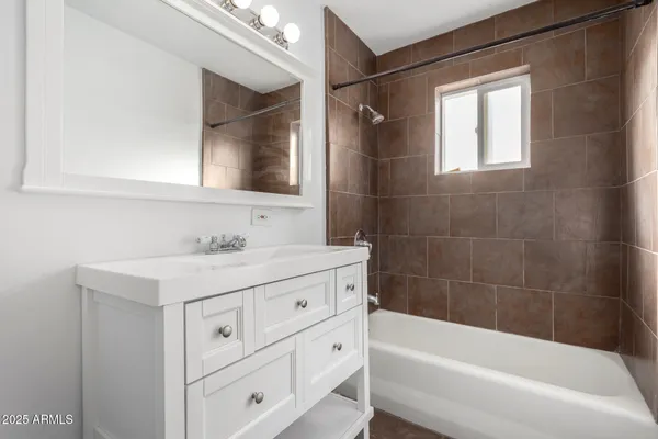 $409,900 | 1061 West 5th Street, Mesa, AZ 85201