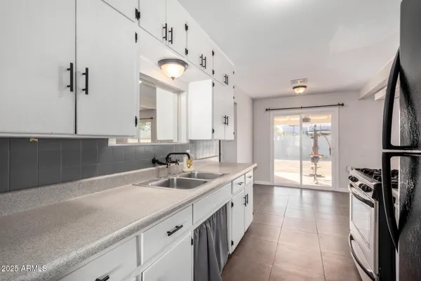 $409,900 | 1061 West 5th Street, Mesa, AZ 85201