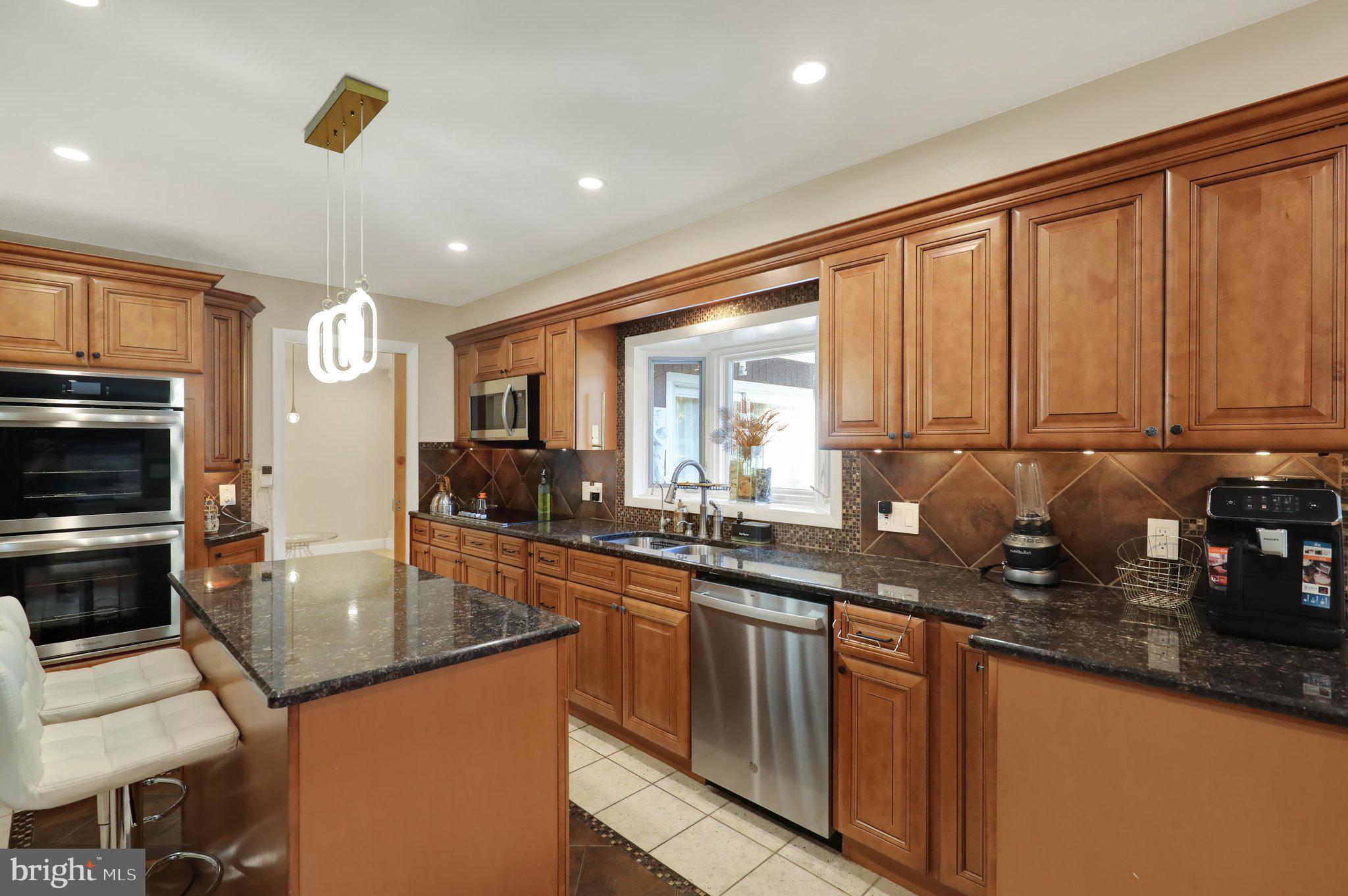 2210 Greenwood Road Allentown, PA 18103 - Photo 11 of 61 360_3323