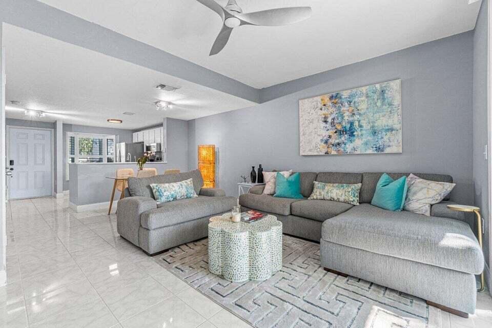 980 Jeffery Street Boca Raton, FL 33487 - Photo 7 of 20 7