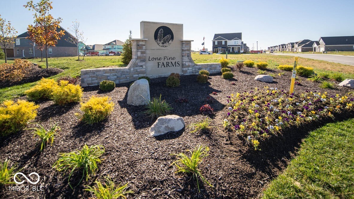 5924 Norfolk Road Greenwood, IN 46143 - Photo 5 of 7