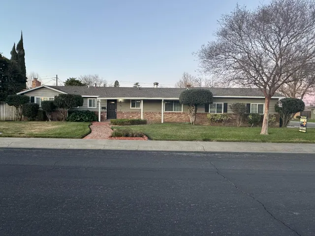 front view of house with a yard