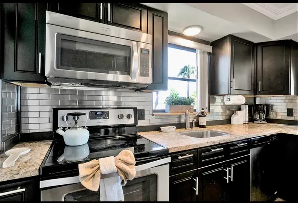 $3,250 | 300 Croton Avenue, Unit 102, Lantana, FL 33462