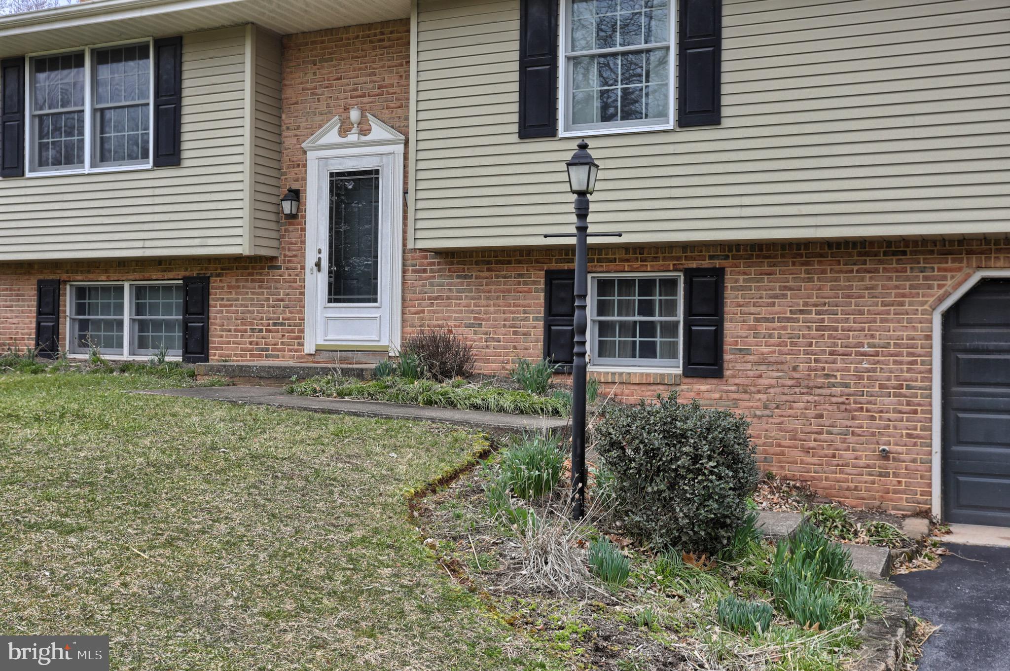 709 Cedar Road Hershey, PA 17033 - Photo 4 of 40 Gallery Image 4