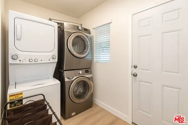 $1,300 | 1189 West 36th Place, Unit 3, Los Angeles, CA 90007