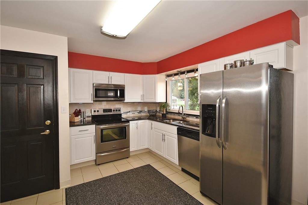 1504 Bakerstown Road Tarentum, PA 15084 - Photo 4 of 25