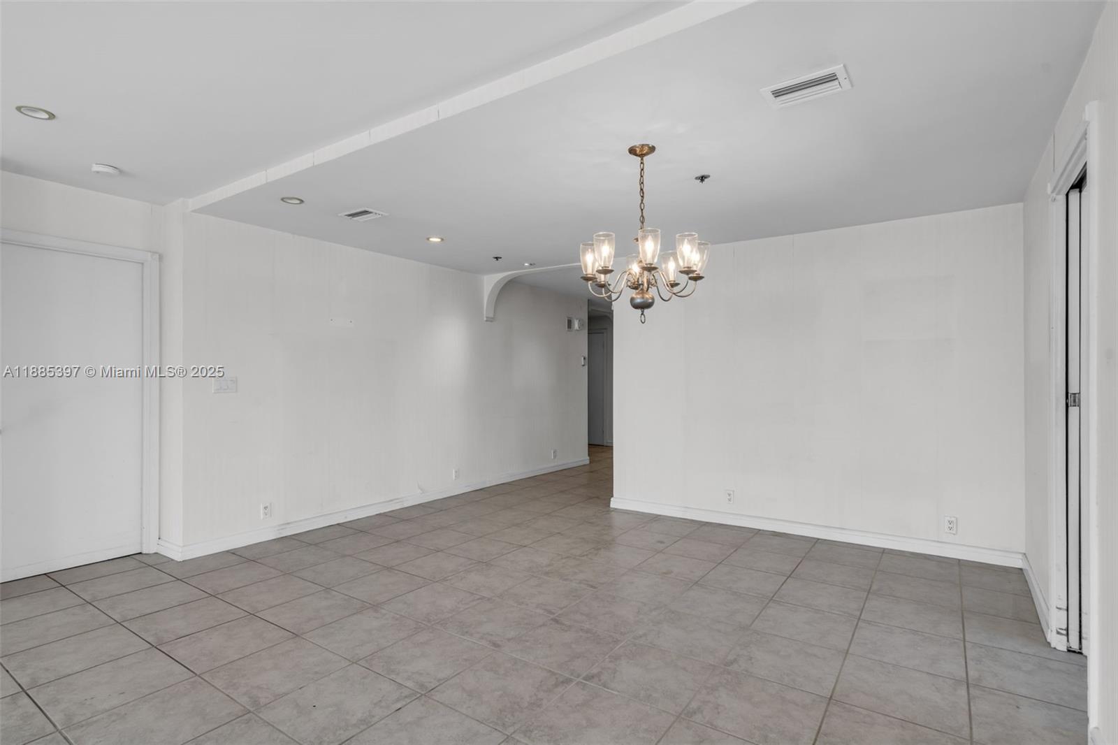 201 Crandon Boulevard, Unit 444 Key Biscayne, FL 33149 - Photo 15 of 47 Dining Area