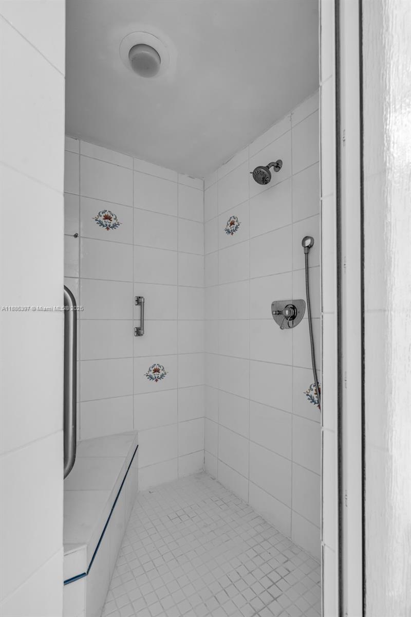 201 Crandon Boulevard, Unit 444 Key Biscayne, FL 33149 - Photo 29 of 47