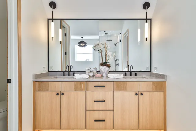 $2,399,000 | 527 Kensington Court, Hinsdale, IL 60521