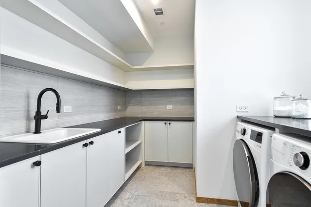 $2,399,000 | 527 Kensington Court, Hinsdale, IL 60521