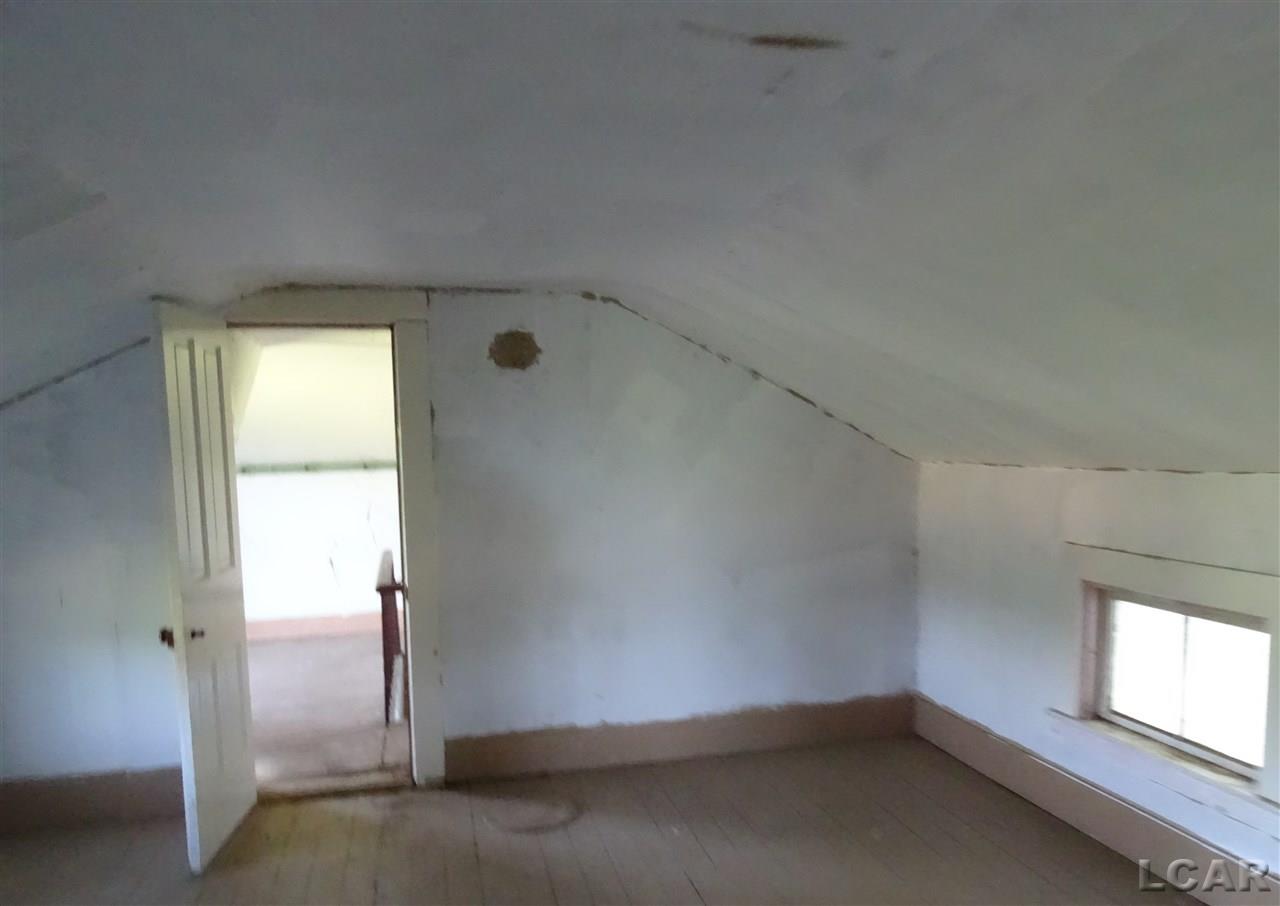 6751 West Beecher Road Adrian, MI 49221 - Photo 6 of 12 50014022-5.JPG